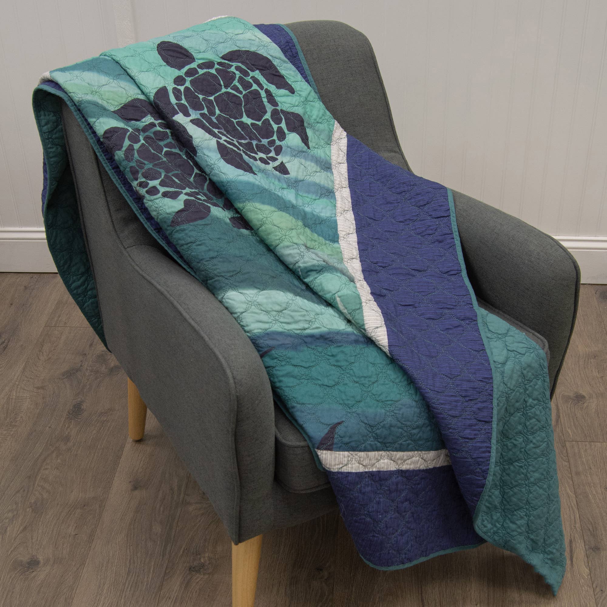 Donna Sharp Summer Surf Quilted Throw Blanket
